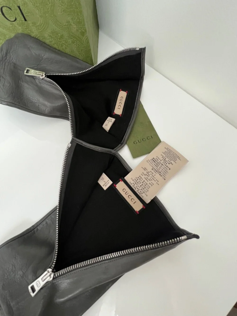Gucci Lambskin Leather Gloves with Zipper Size L Silk Lining $900 Retail Unisex